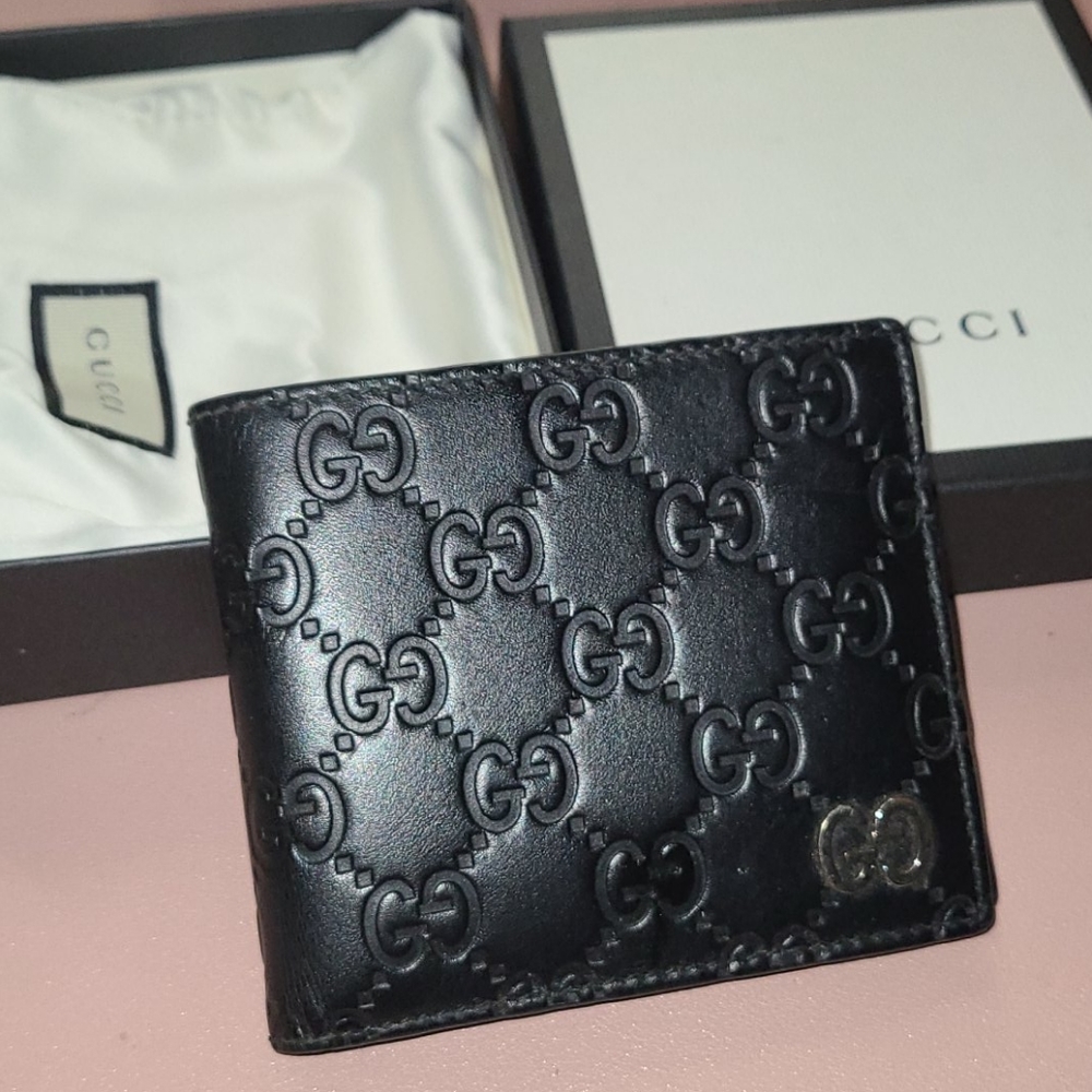 Gucci signature wallet